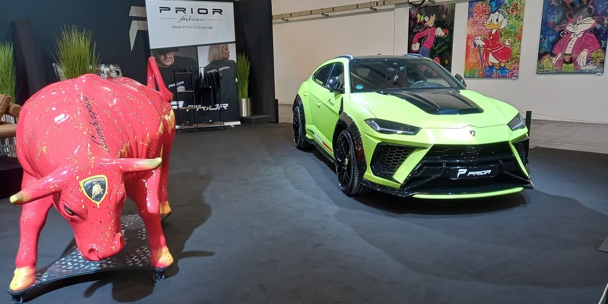 Lambo mit Stier