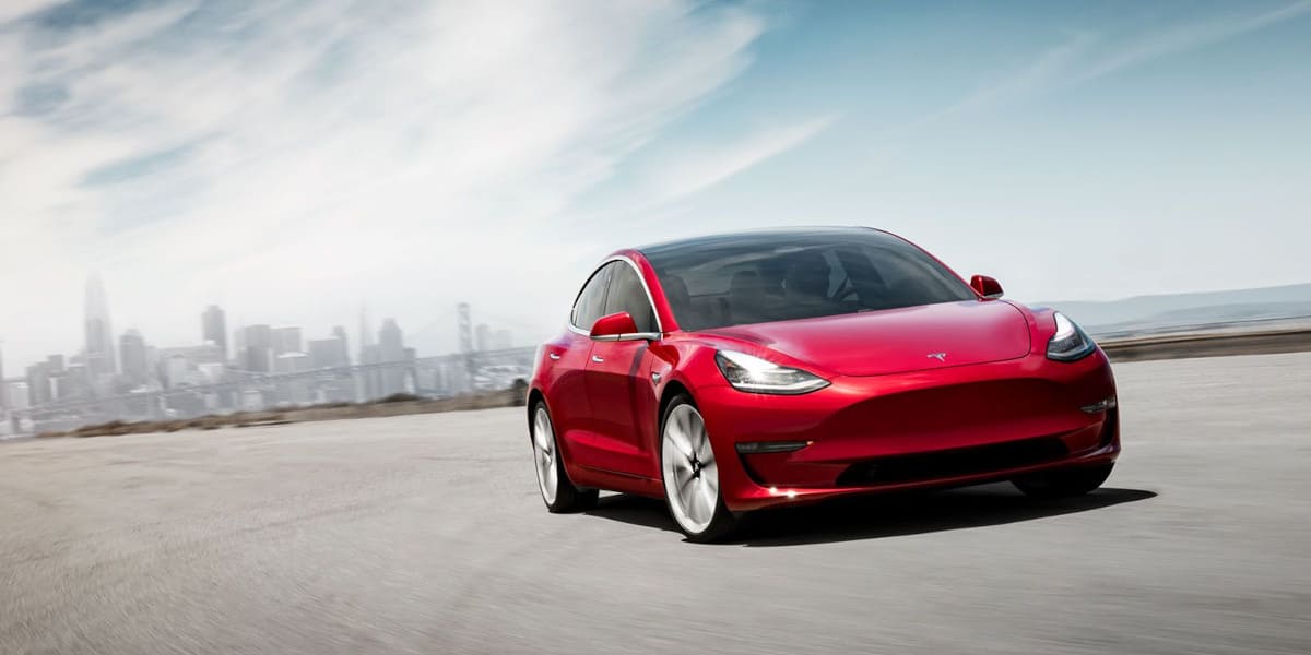 Tesla Model 3 im Test: Ist die Mittelklasse-E-Limousine für 2022