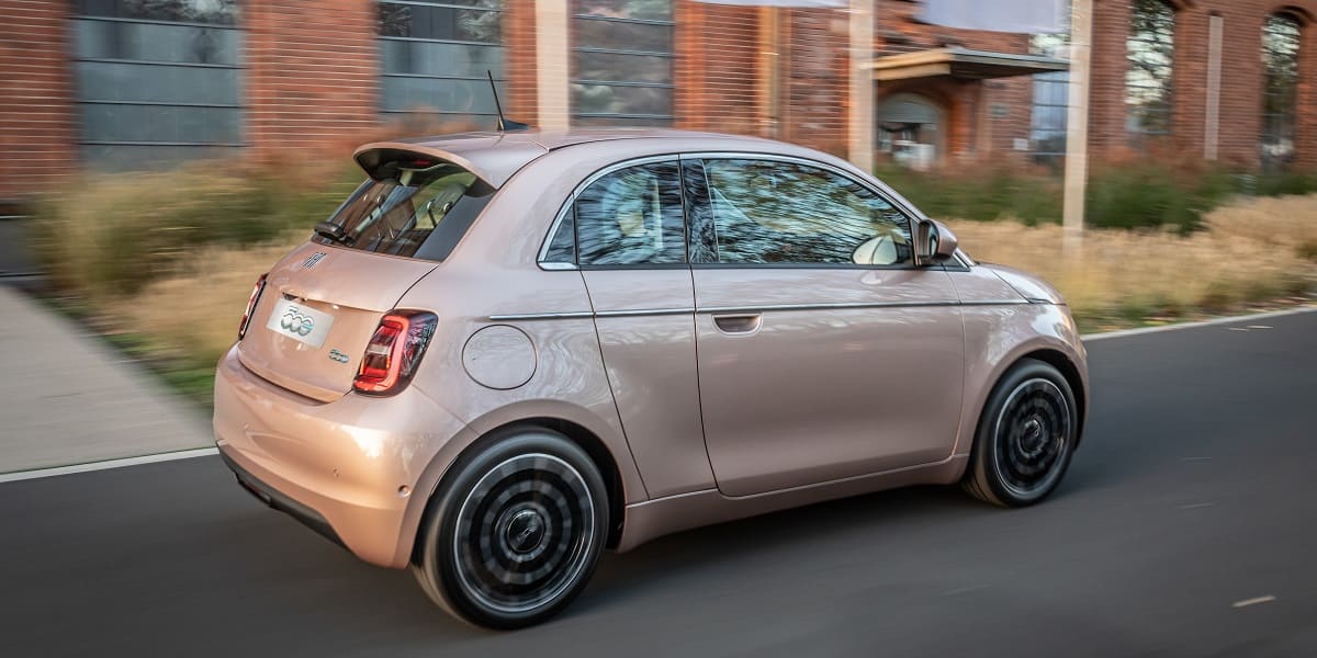 Fiat 500 3+1: E-Auto mit besonderem Türdesign - COMPUTER BILD