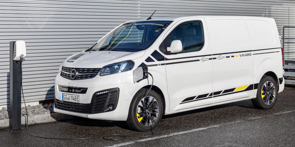 Opel: Sportliche Deko-Kits für Vivaro und Zafira-e Life 