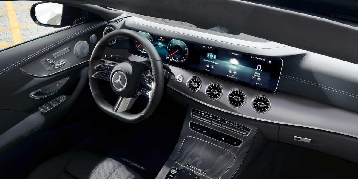 Mercedes-Benz E-Klasse Coupé und Cabriolet; Sondermodell Night Edition“