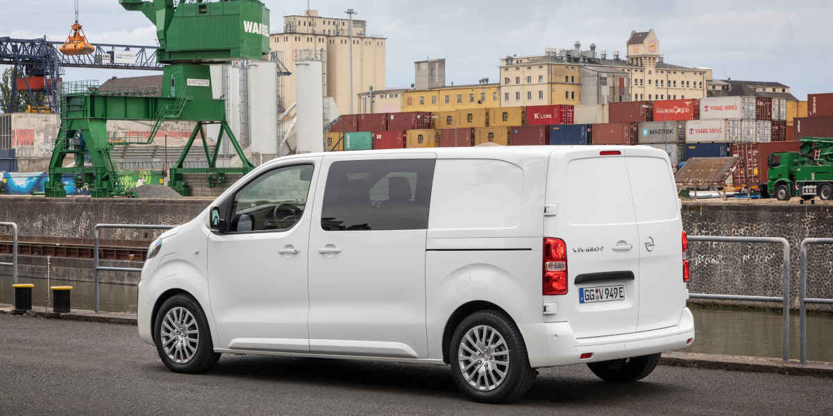 Opel Vivaro-e Kombi S (50 kWh): Heiße Deals für Leasing & Kauf - EFAHRER.com