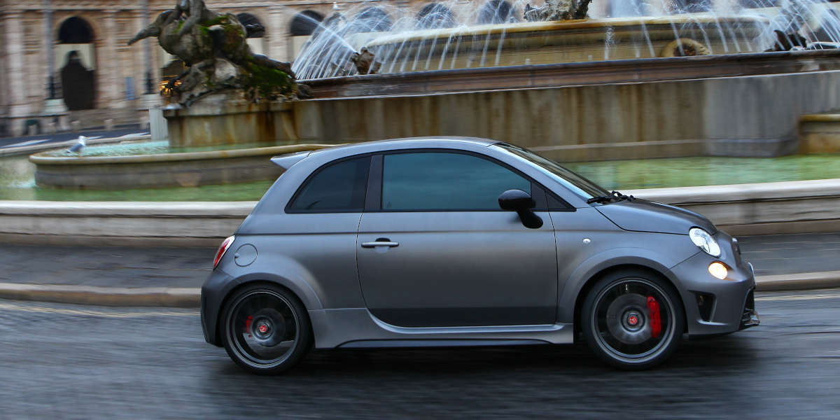 Abarth 695 im Test (2022): frischer Biss für den stärksten Fiat 500 mit dem Skorpion