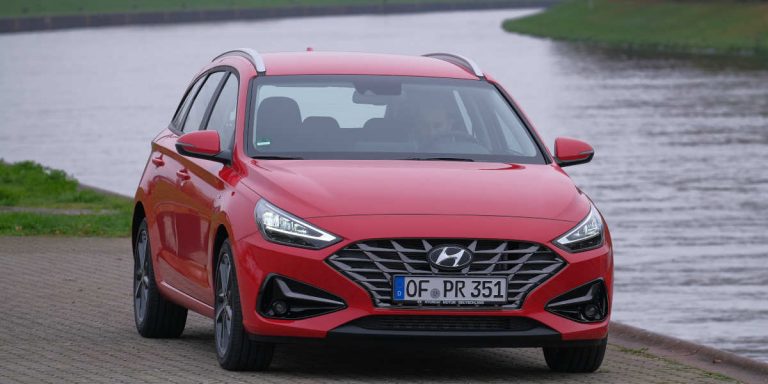 Verwunderlich Hyundai I30 Kombi Connect Go Ebenbild