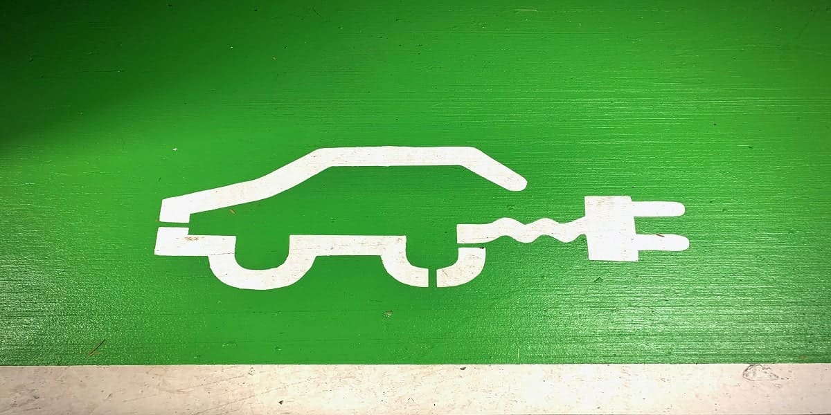 EParkplatz Diese Regeln gelten fürs Parken auf dem ElektroParkplatz MeinAuto.de