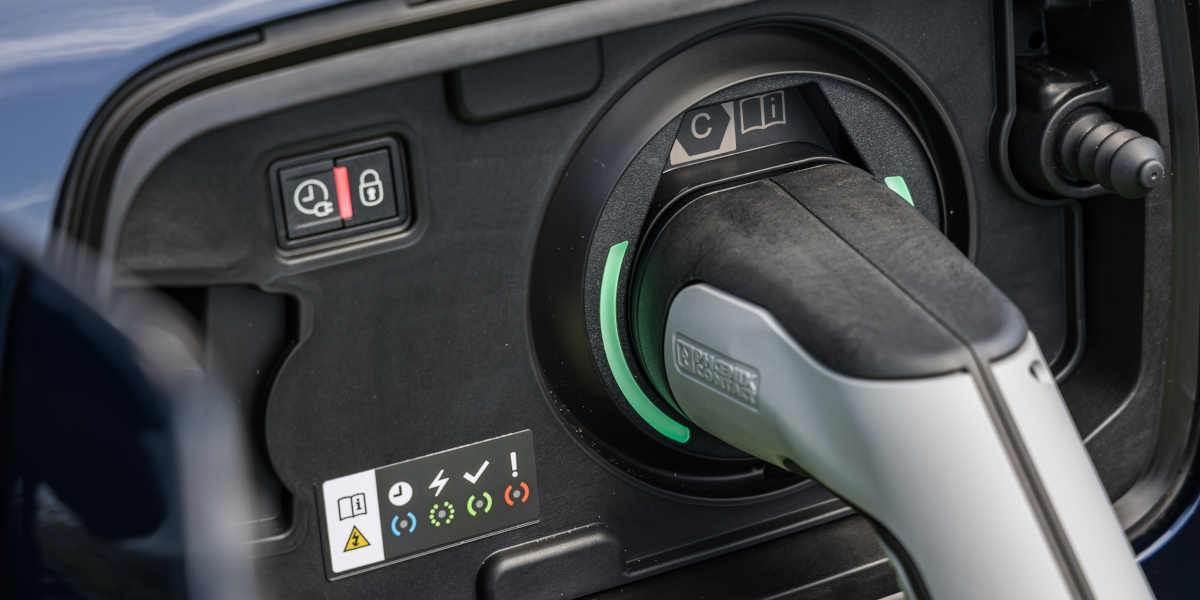 Citroen C5 Aircross Hybrid Stecker Laden Aufladen Elektro Strom