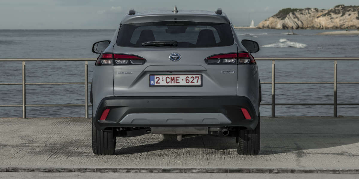 Toyota Corolla Cross (Test 2023): Glückt das Debüt als kompaktes  Familien-SUV? 