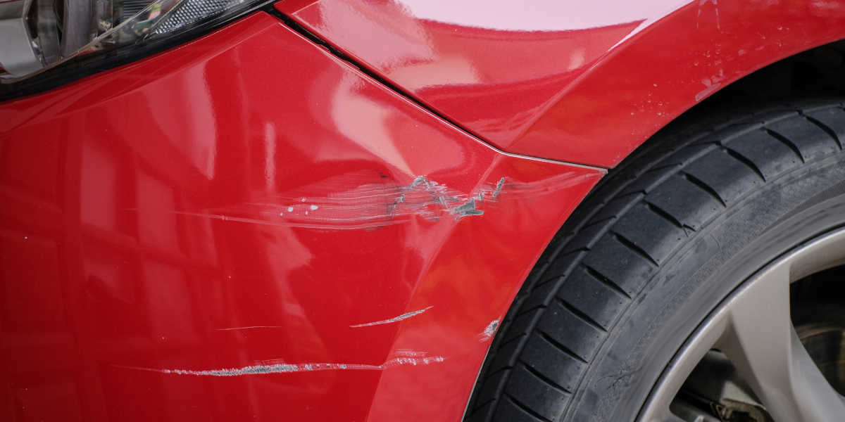 Rot Auto Kratzer lak Schaden Unfall Shutterstock