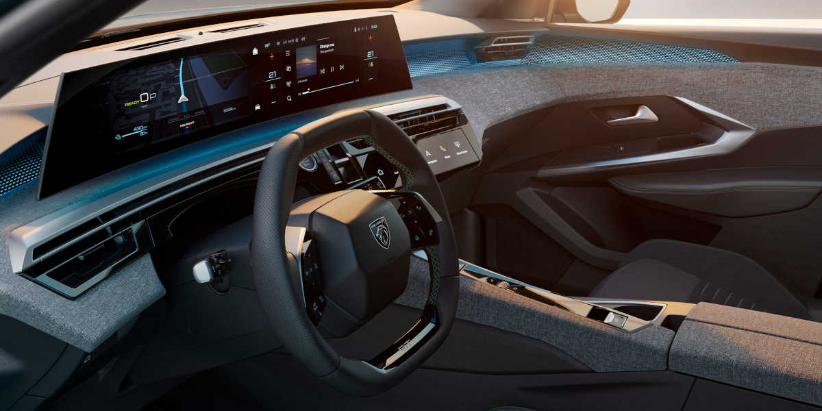 Peugeot Panorama i-Cockpit: Schwebender Panoramabildschirm für den 3008