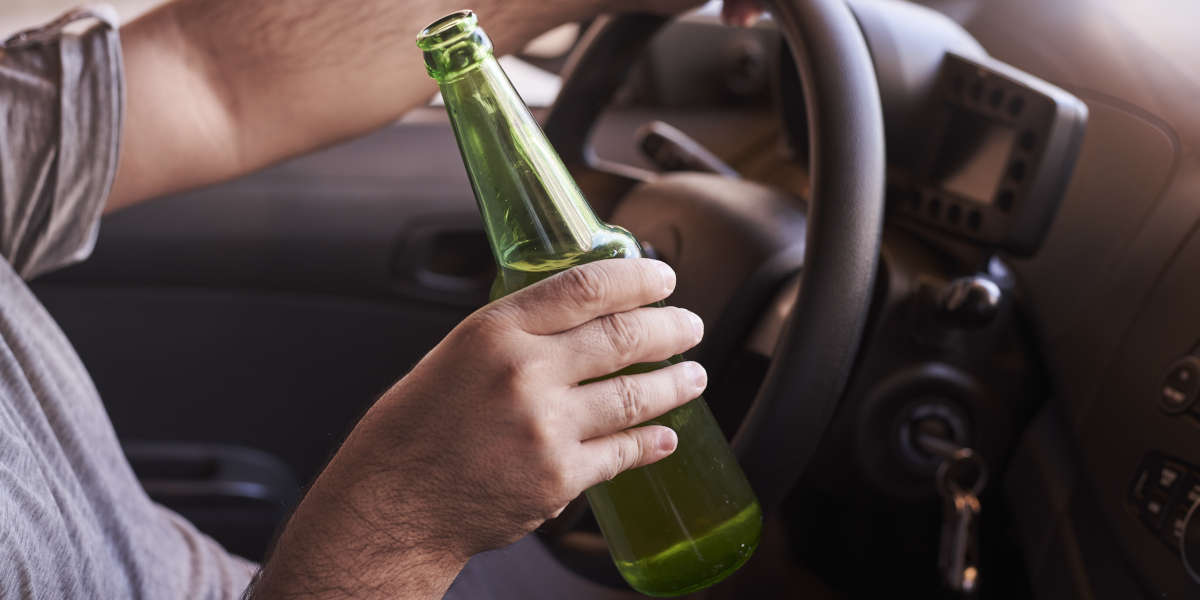 Alkohol am Steuer Bier Auto Betrunken